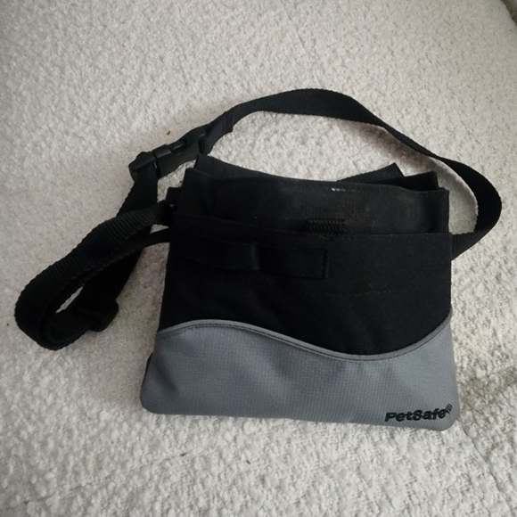 NWOT PETSAFE TREAT POUCH SPORT DURABLE, DOG TRAINING ACCESSORY, BL…      c - Picture 11 of 13